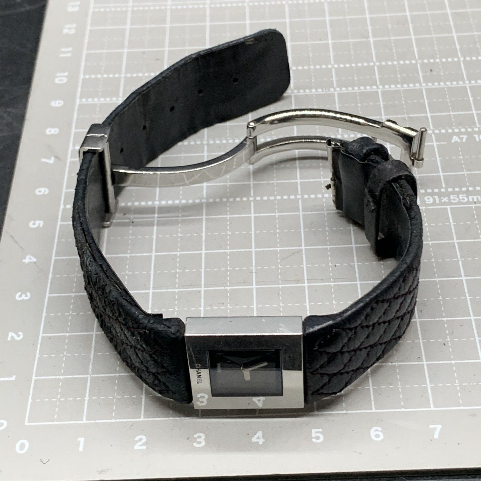 Y218　不動　CHANEL シャネル マトラッセ クオーツ 時計 SS ステンレススチール 黒文字盤 レザーベルト レディース　※ベルト金具不良 Y218 不動 CHANEL シャネル マトラッセ クオーツ 時計 SS ステンレス