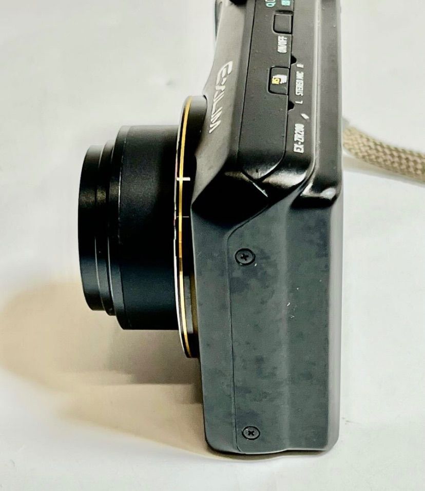 美品 CASIO EXILIM EX-ZR200 ブラック デジカメ コンデシ 動作OK】【中古品】CASIO カシオ EXILIM EX-ZR200 コンパクト