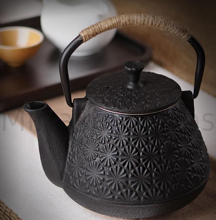 茶壺 手彫り鉄壺 鉄やかん 鉄分補給 未塗装鉄器 茶道具 茶壺 手彫り鉄壺 鉄分補給 南部 未塗装鉄器 茶道具 1.3L 鉄やかん