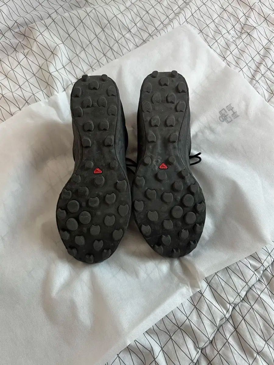 SALOMON サロモン
