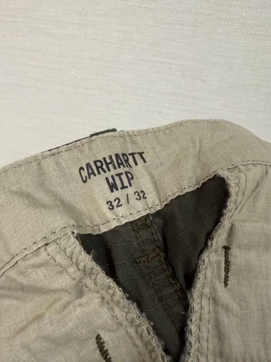 ● Carhartt