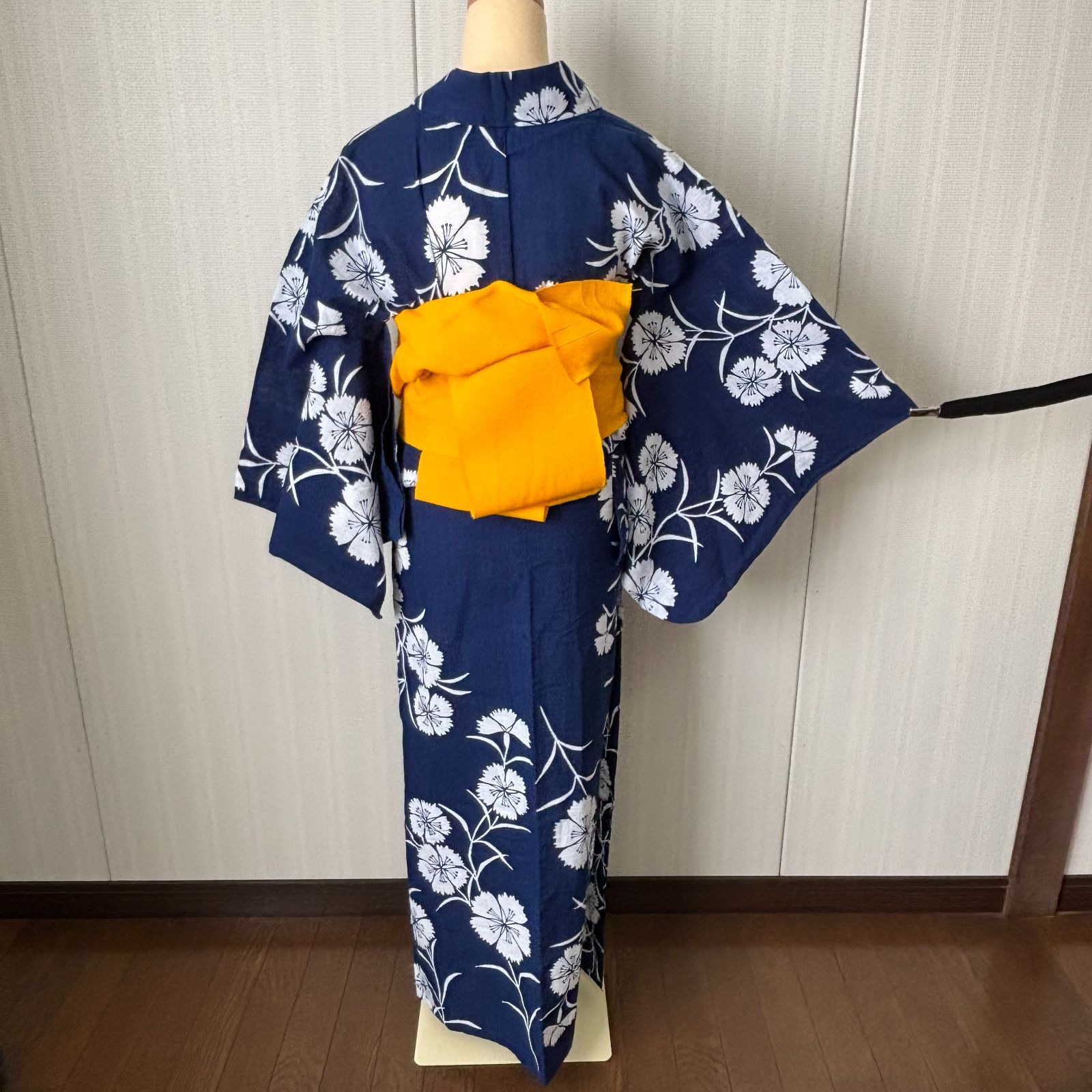 白地青花柄浴衣・帯セット 浴衣・帯セット 白地に青い花柄 浴衣 2点