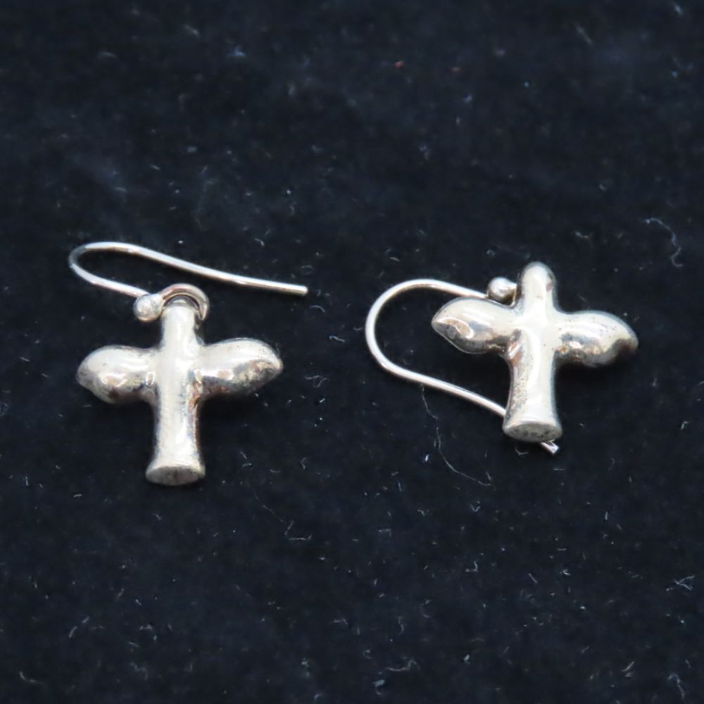 Tiffany & Co. ティファニー シルバー クロスピアス TIFFANY&Co. ティファニー ピアストクロス オメガチェーン