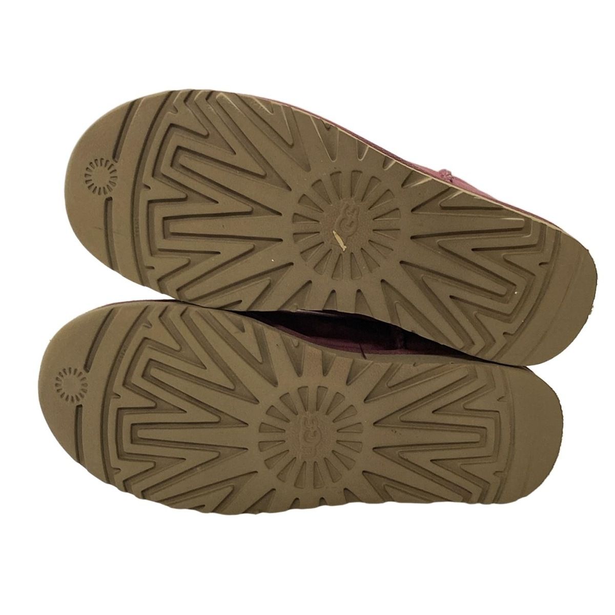 UGG