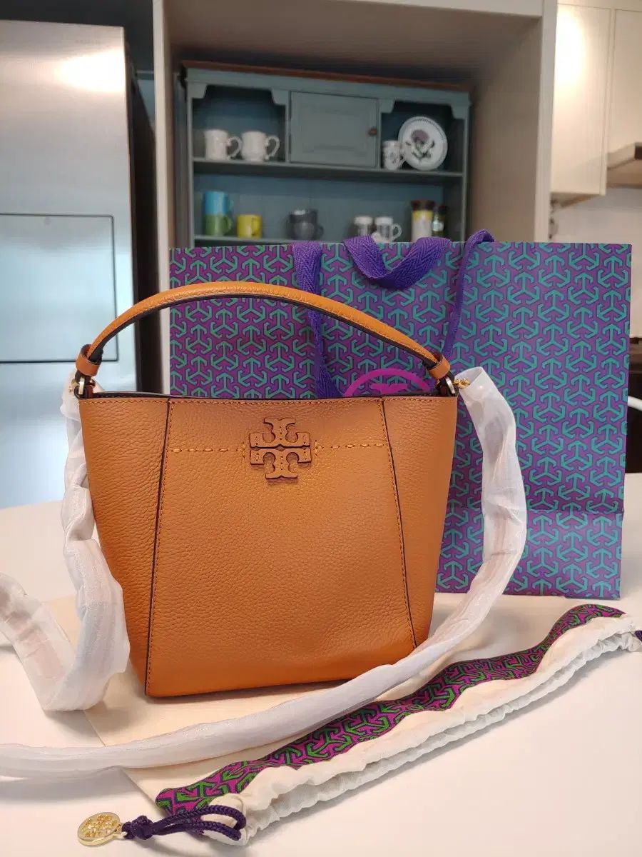 Tory Burch トリーバーチ マッグロウ バケットバッグ クロスバッグ