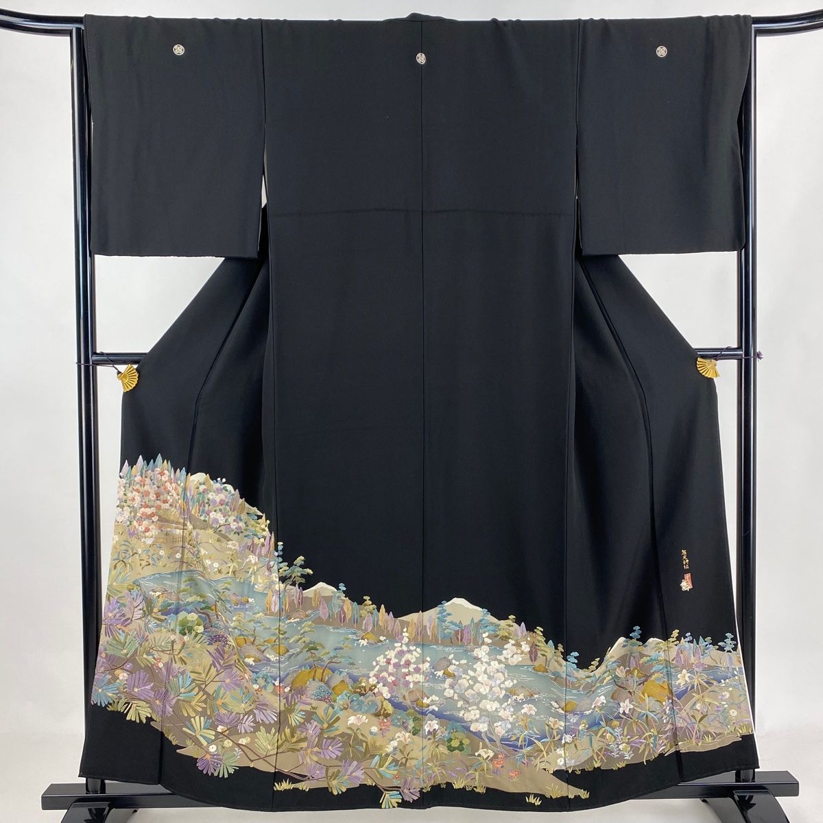 黒留袖 身丈156.5cm 裄丈66cm M 袷 落款 建物 松 刺繍 黒 正絹 名品