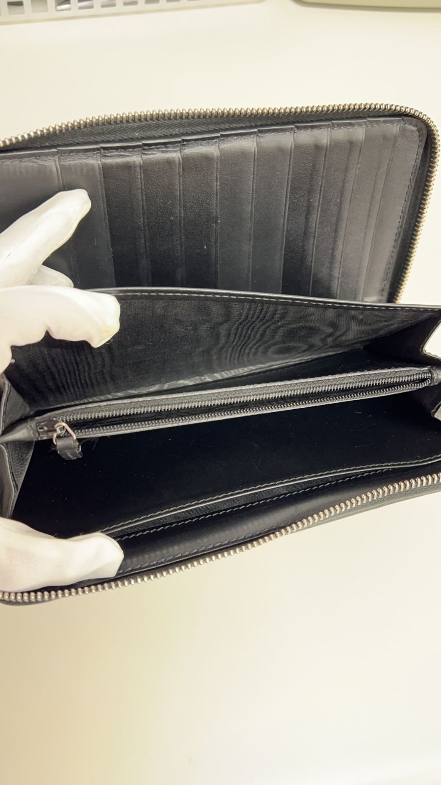 グッチ GGエンボスジップアラウンドオーガナイザー財布 625563 グッチ GGエンボスジップアラウンドオーガナイザー財布 625563