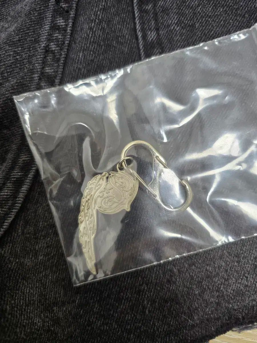 エトオソメ Rivet Damage Keyring ショートパンツ ブラック DECORATOM_COM_BR