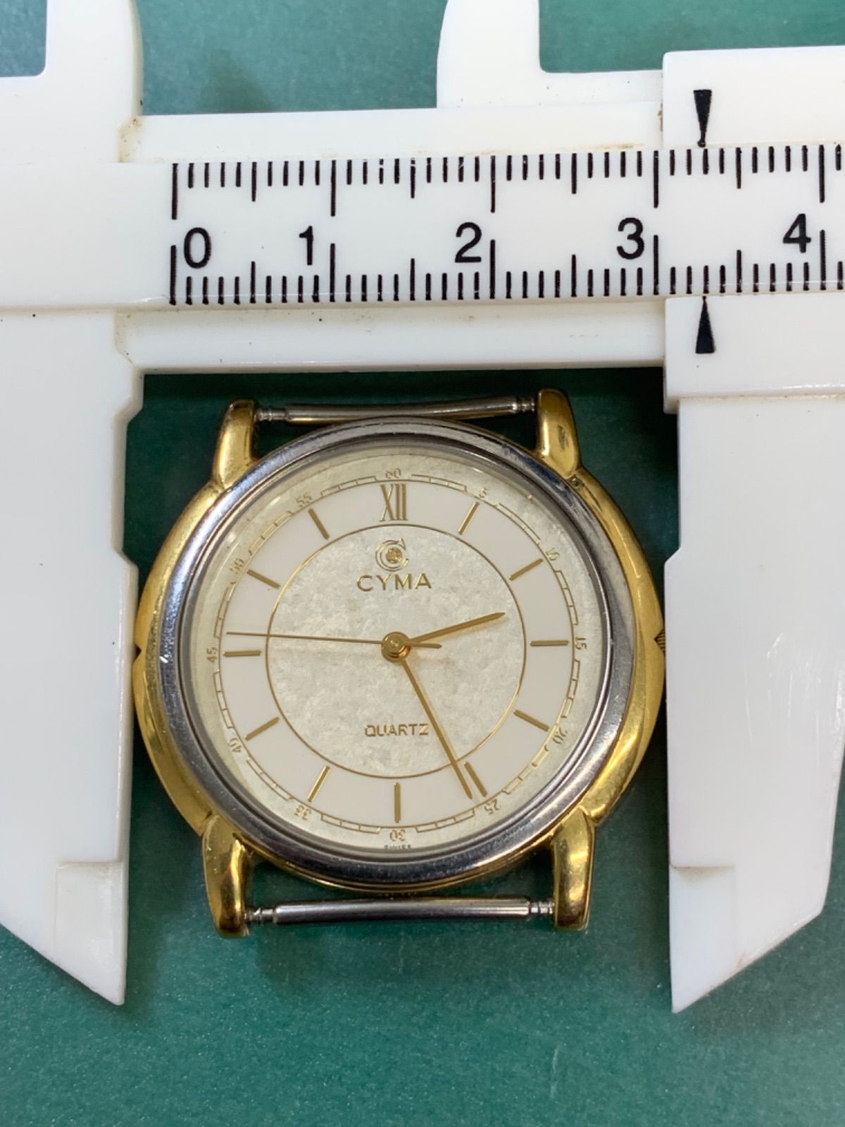 ジャンク腕時計 稼働 良品 シチズン QZ 5437-F40977 エクシード シャンパン