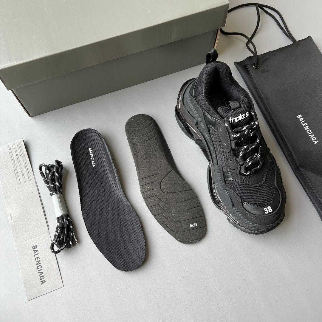 バレンシアガ   Balenciaga Triple S スニーカー　ダブルフォーム＆メッシュ 　ブラック