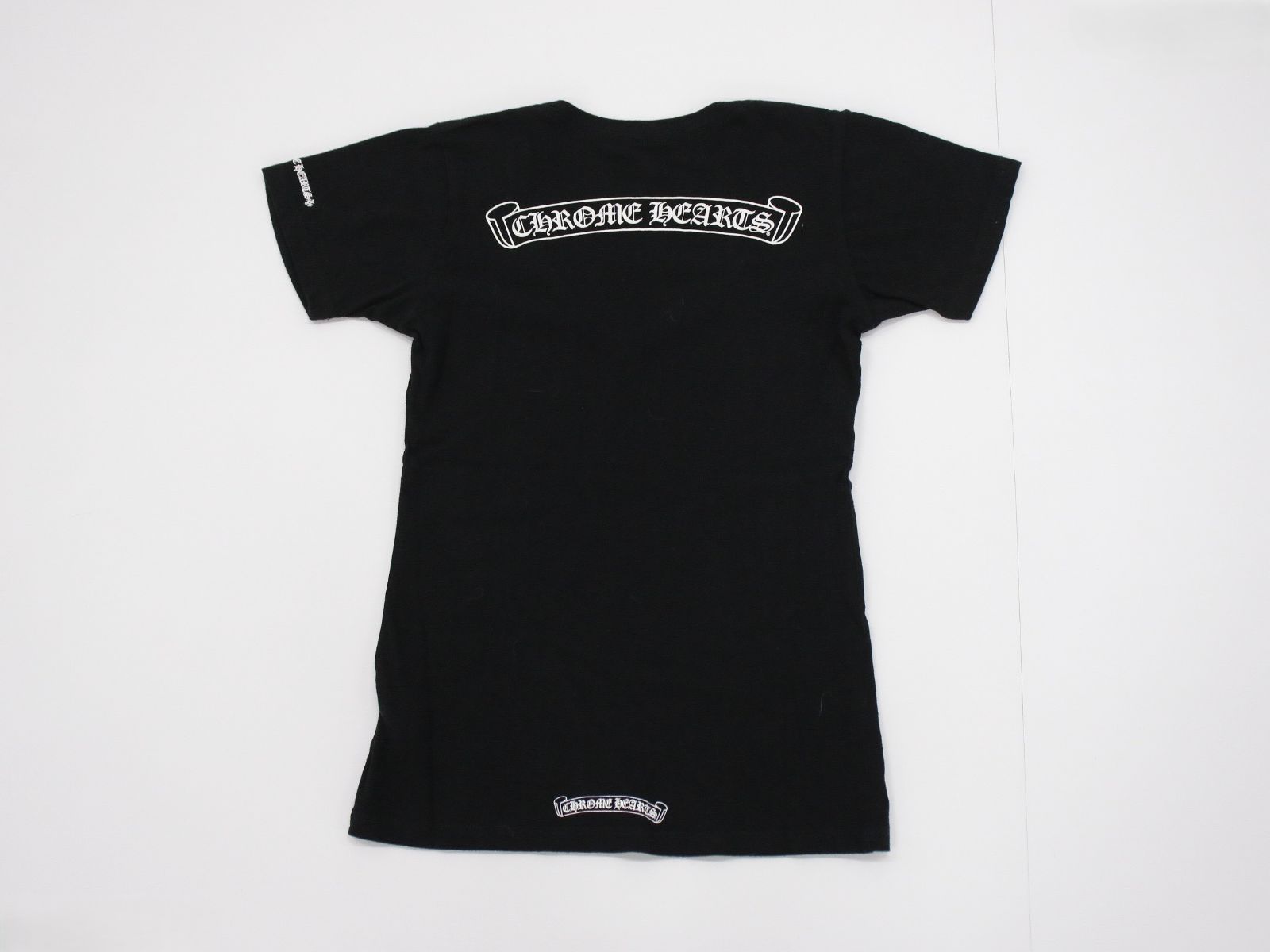 CHROME HEARTS スクロールラベル VネックTシャツ Sサイズ - メルカリ