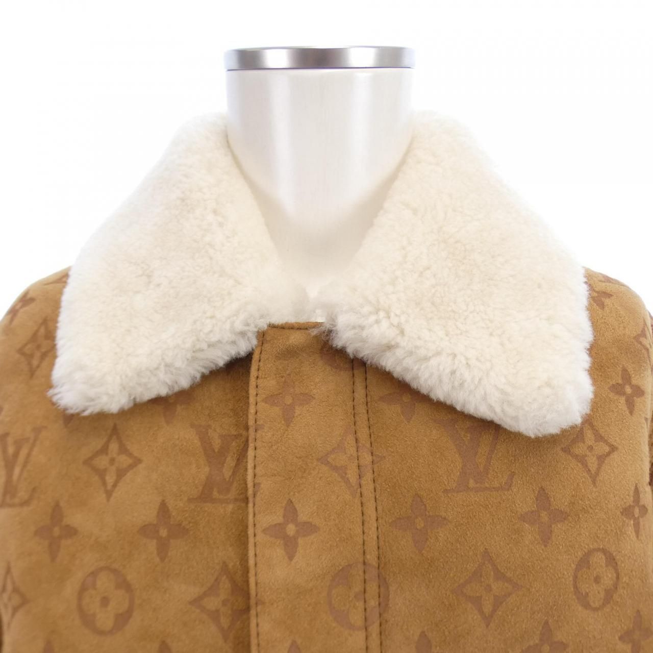 ルイヴィトンムートンジャケット ルイヴィトン LOUIS VUITTON ムートンジャケット - メルカリ