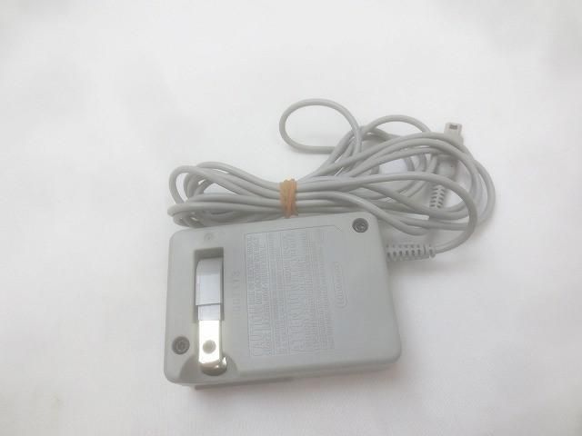  ゲーム ニンテンドーDS 本体 Dsi TWL 001 レシラム ゼクロムエディション ホワイト 動作品 充電器付き 本体(Nintendo Switch) Nintendo Switch