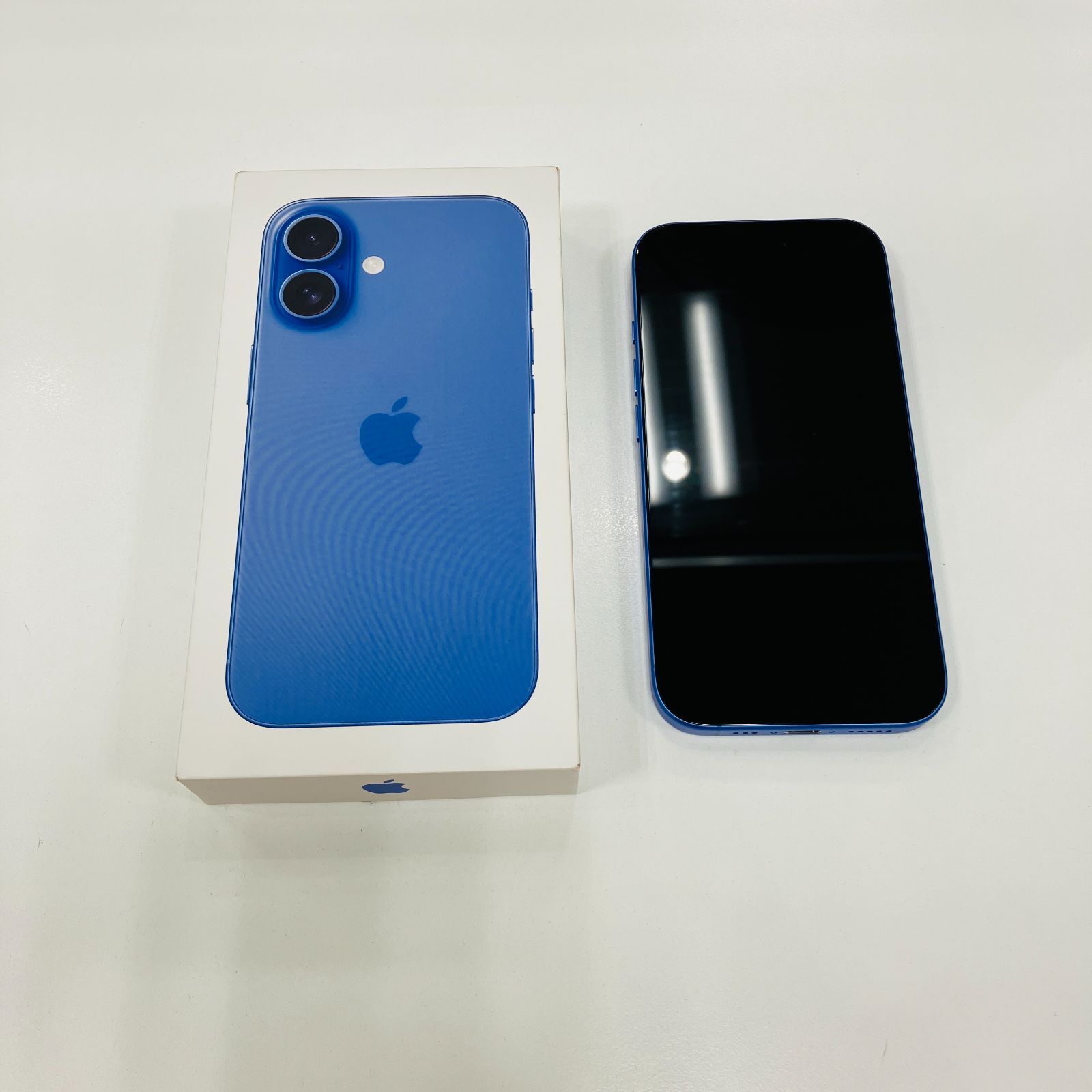 Apple iPhone 16 本体 ウルトラマリン 256GB 新品同様極美品 iPhone 16 Plus 256GB ウルトラマリン:Apple Rewards Store JRE