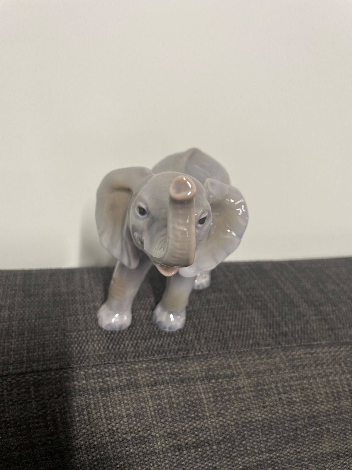 ロイヤルコペンハーゲン イヤーフィギュリン 象 ゾウ エレファント ロイヤルコペンハーゲン イヤーフィギュリン 象 ゾウ