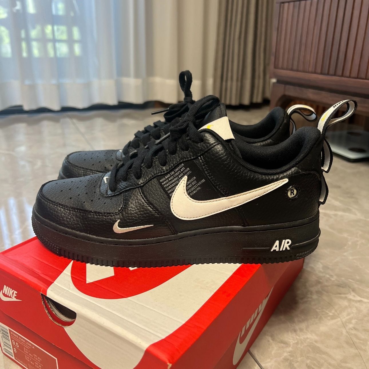 未使用 NIKE AIR FORCE 1 07 LV8 black/ ナイキ（NIKE(ナイキ) / 未 