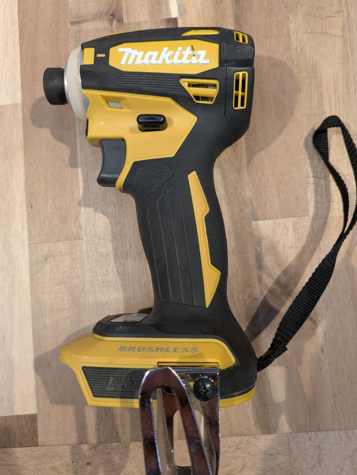 決算 2 マキタ 18V インパクトドライバー 本体のみ
