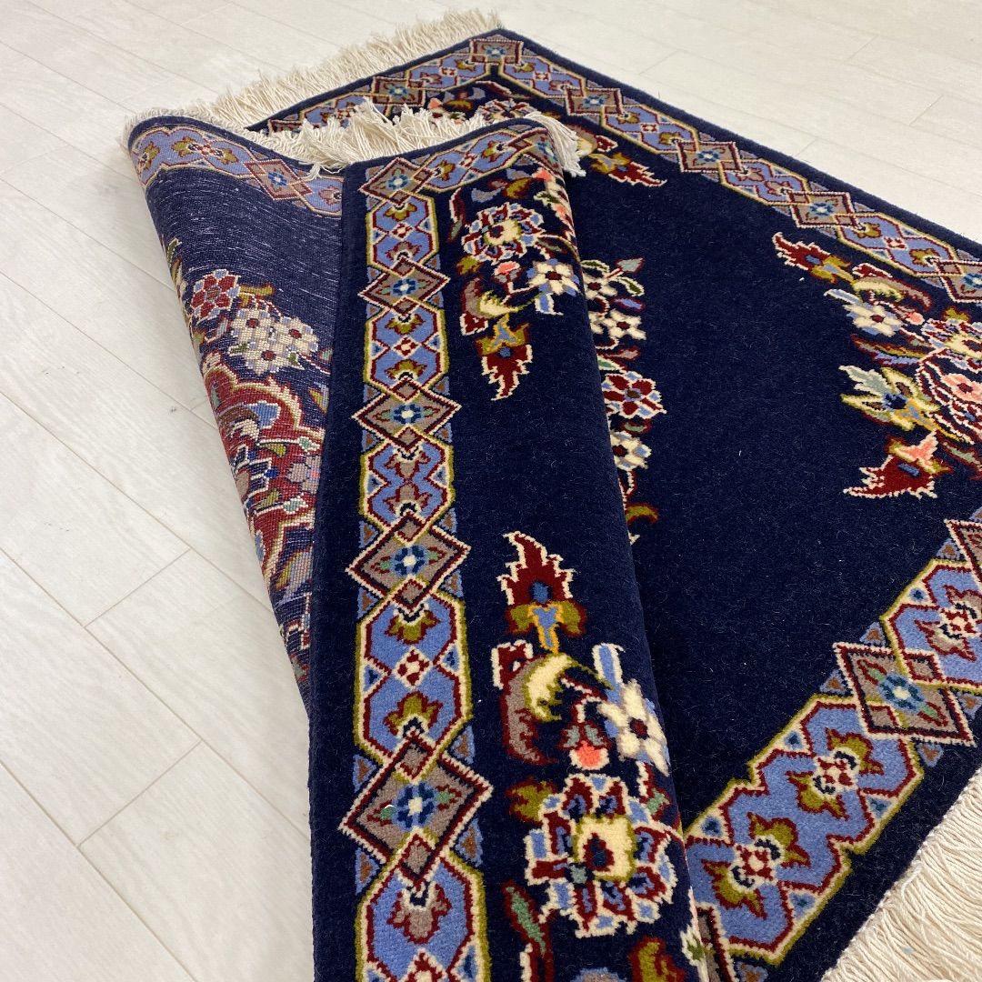 ペルシャ絨毯手織りウール100% フレンジいれて130x90cm 手織り