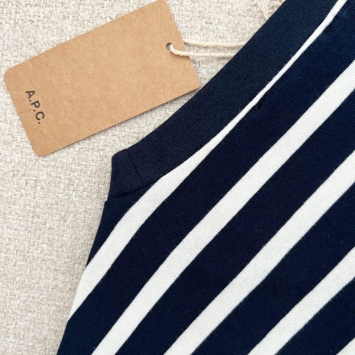 A.P.C.(アー・ペー・セー) ルイス 半袖Tシャツ - メルカリ