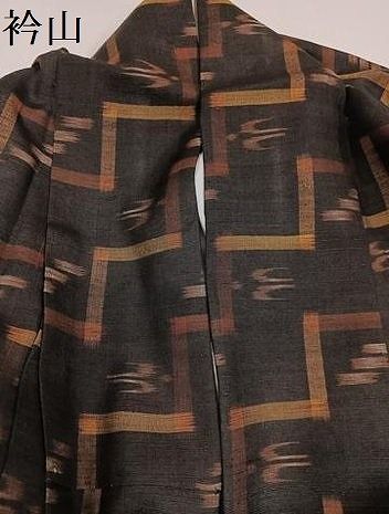 平和屋着物○国指定重要無形文化財 本場久米島紬 手織 琉球絣文様 正絹  