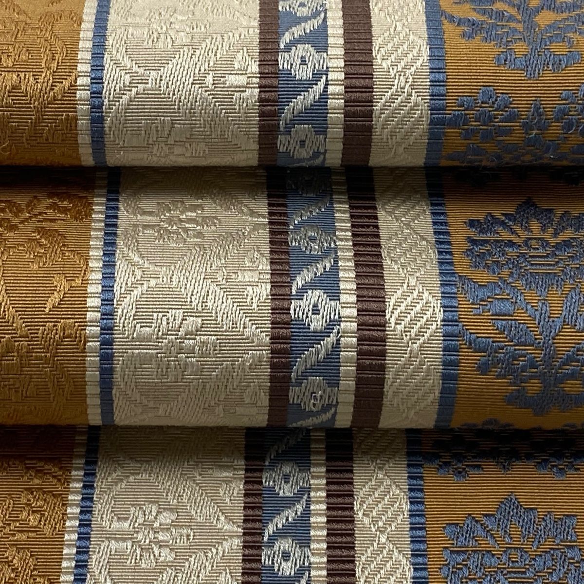 半幅帯 秀品 証紙 博多織 草花 縞 山吹茶色 正絹 【中古