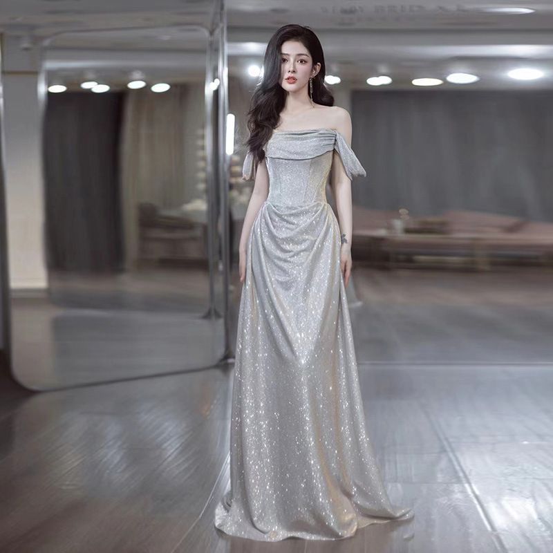 フレンチスタイル 宴会用ドレス 繊細なラメ入り 一字肩 気品あふれる 司会者 芸術系受験用ドレス 新婦用 結婚式 お嫁入り 敬酒服 小トレーン付き-9.19