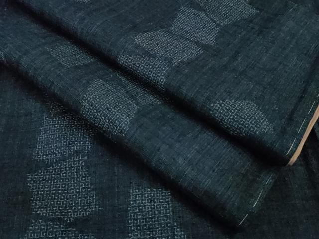 平和屋着物 上 本場結城紬 重要無形文化財 80亀甲 飛び亀甲柄 色紙重ね 間道 濃藍色地 ♥ DZAA9899kh5