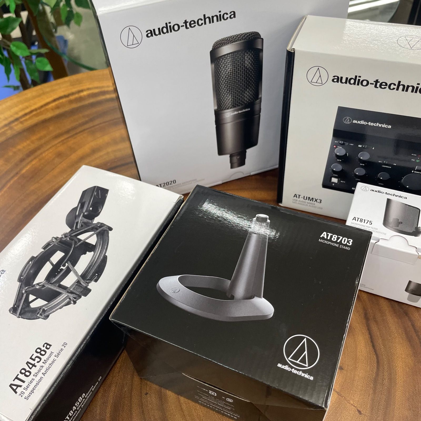 audio-technica AT2020 美品・ほぼ未使用（オーディオテクニカ AT2020｜マイクロホン：コンデンサーマイク｜オーディオテクニカ