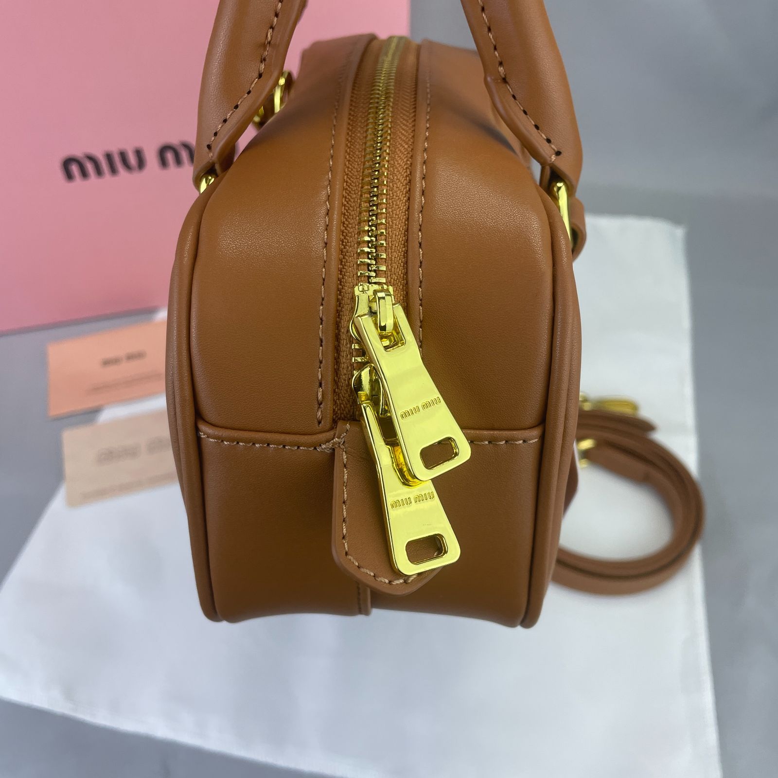 箱付き MIUMIU ミュウミュウ ハンドバッグ ショルダーバッグ 2way  