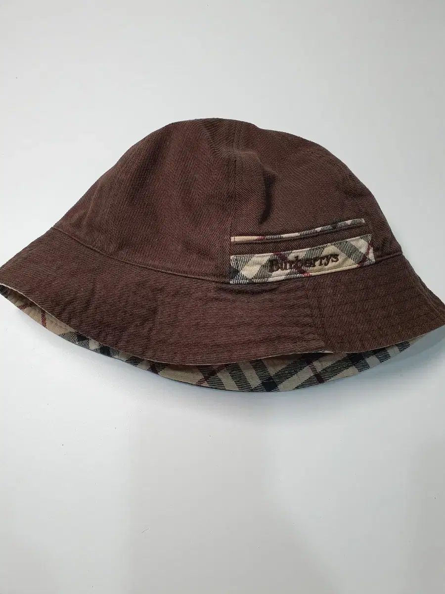 BURBERRY バーバリー　ノバチェック　バケットハット　リバーシブル BURBERRY(バーバリー) ノバチェック総柄 ロゴプリント リバーシブル