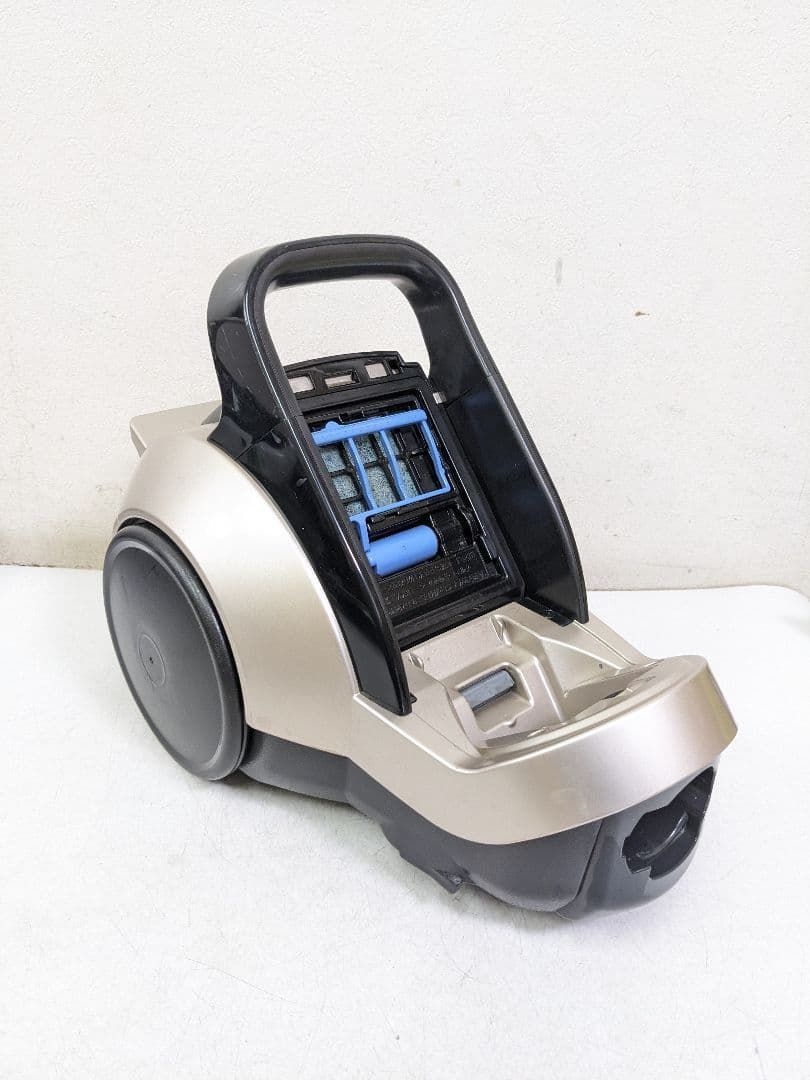 【美品】HITACHI CV-SBK200 サイクロン　掃除機 2016年製 美品】HITACHI CV-SBK200 サイクロン 掃除機 2016年製 HITACHI
