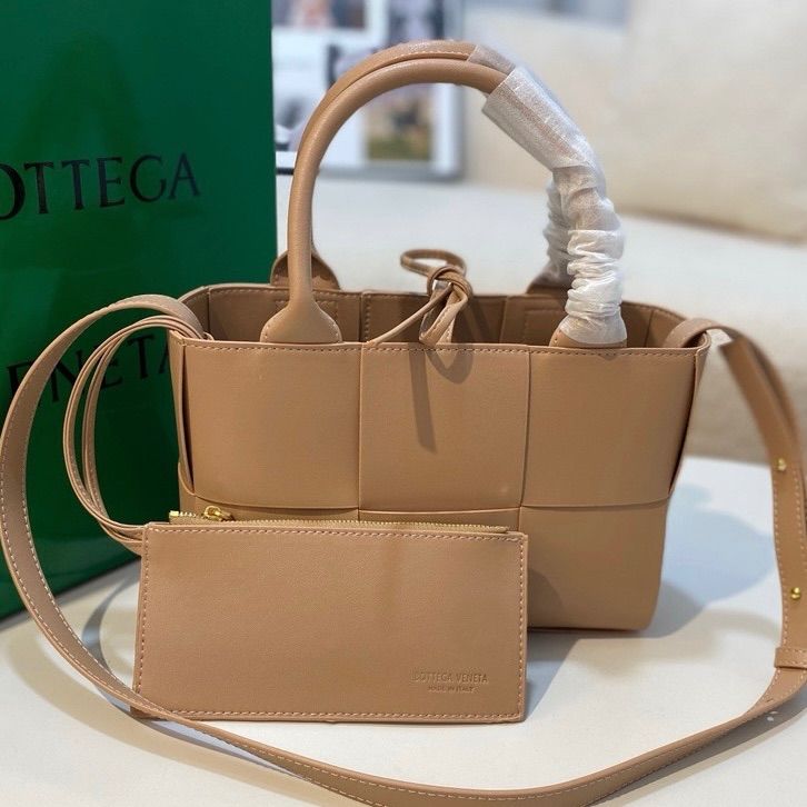 新品 未使用 BOTTEGA VENETA ハンドバッグ  ショルダーバッグ