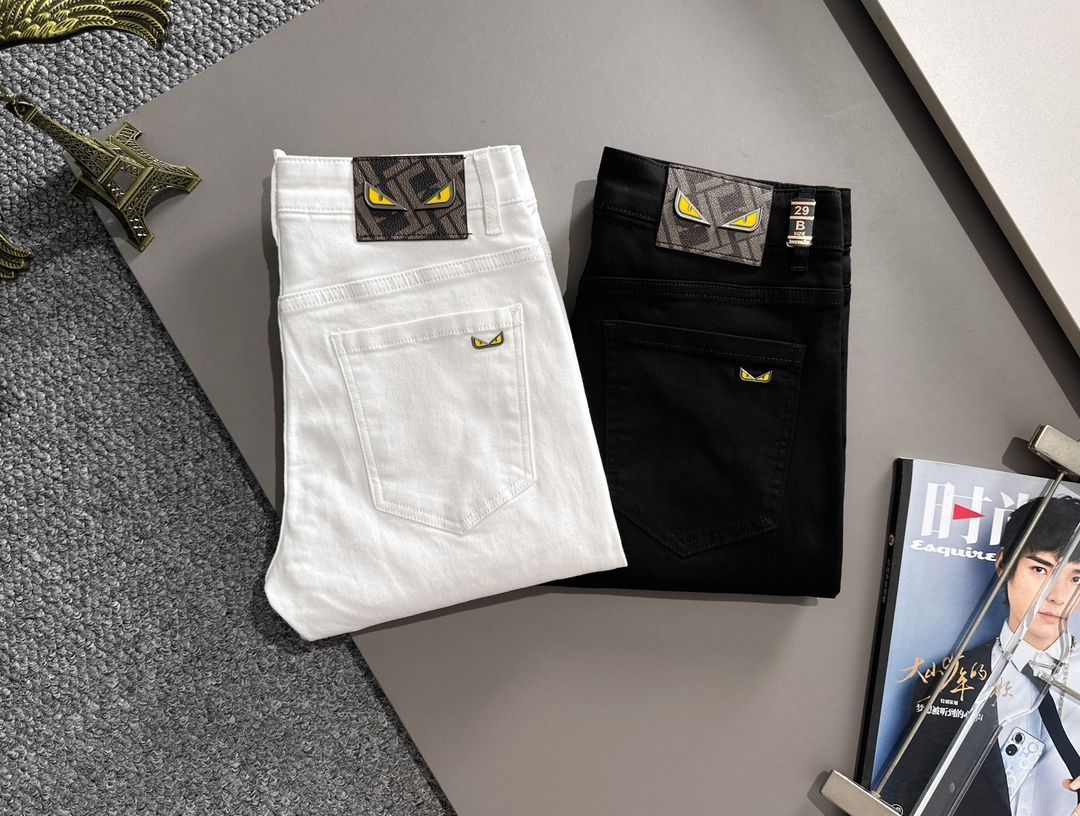 今日 FENDI 2025 夏 クラシックアイ柄 シェイプドジーンズ