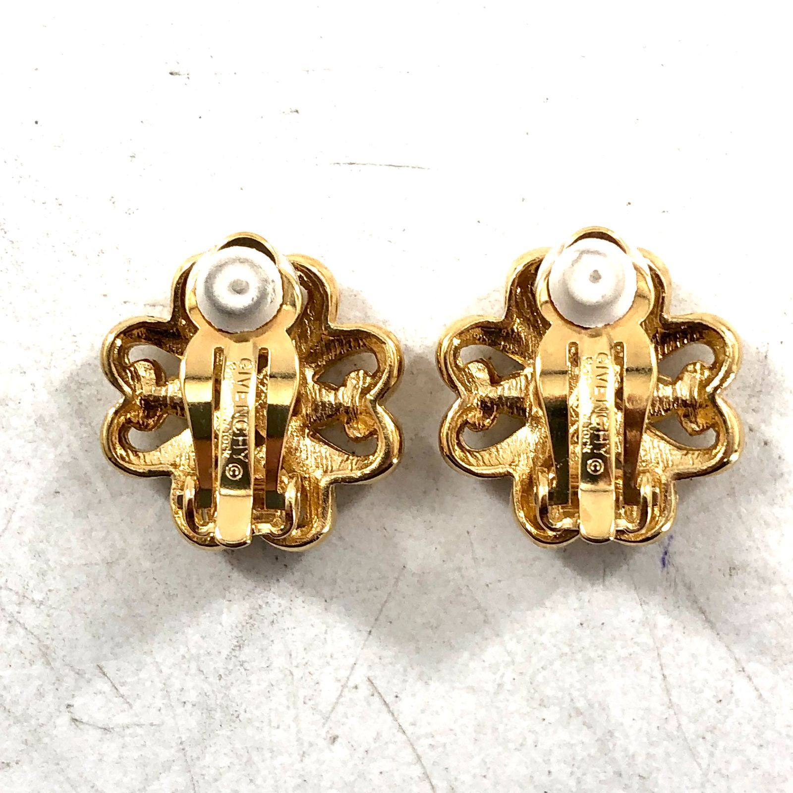 GIVENCHY BIJOUX ブレスレット＆ピアスセット　ゴールドカラー fit=scale-down,w=1200