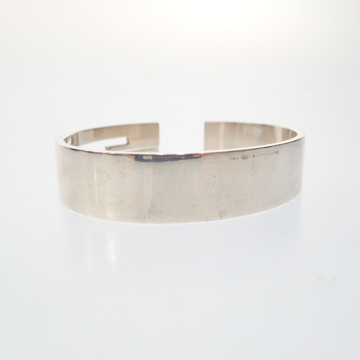 ♥GUCCI　グッチ　プレートバングル　SV925　ヴィンテージ ♥GUCCI グッチ プレートバングル SV925 ヴィンテージ - メルカリ