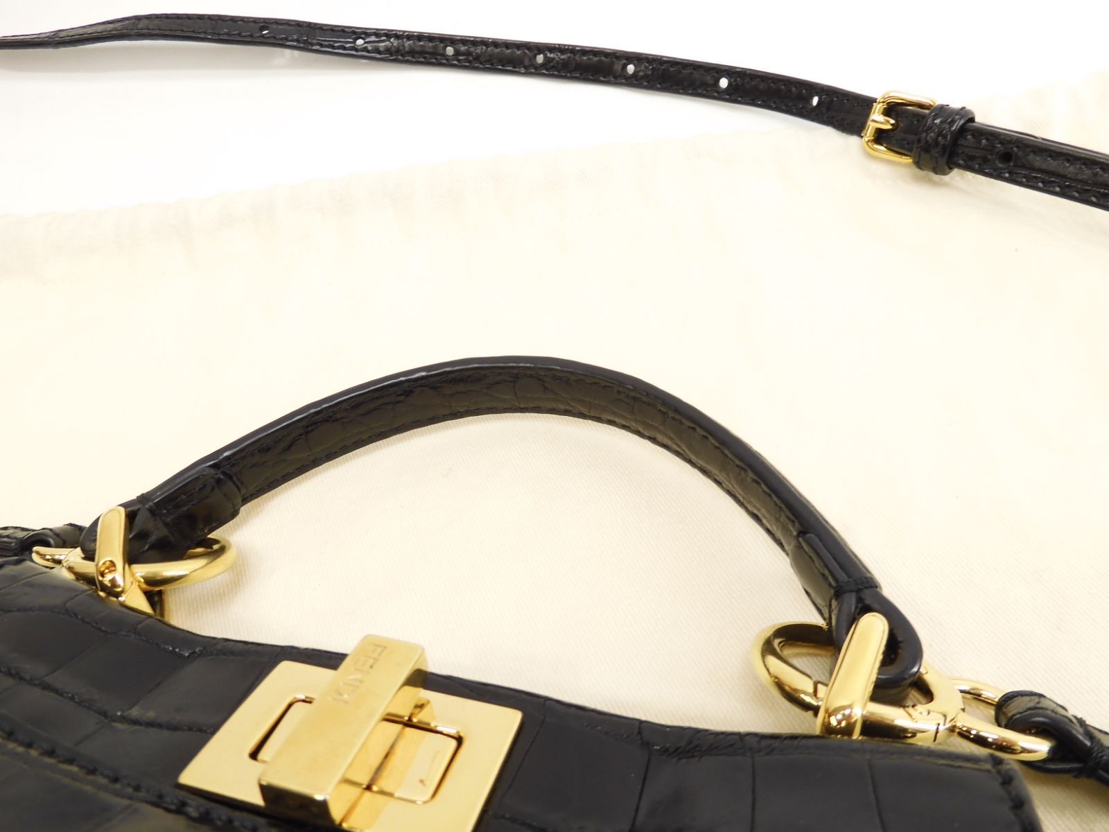 Fendi ブラック/ゴールド ストラップ付きヒール 楽天市場