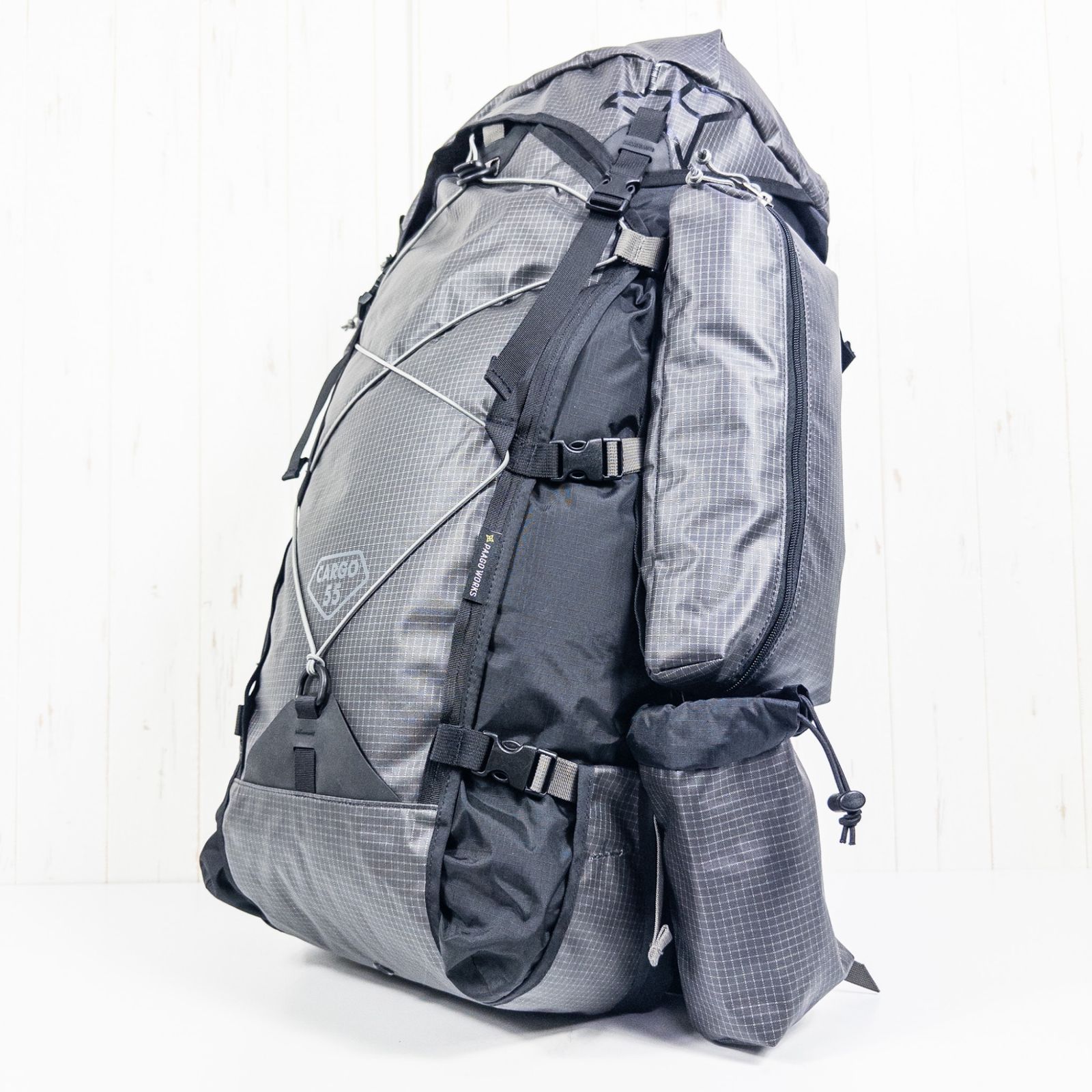 OneSize ブラック系 Paago Works パーゴワークス カーゴ 55 Cargo 55 ナイロン バッグ ストレージ バックパック 容量 30L～54L z00053457 容量 30L～54L バックパック バ