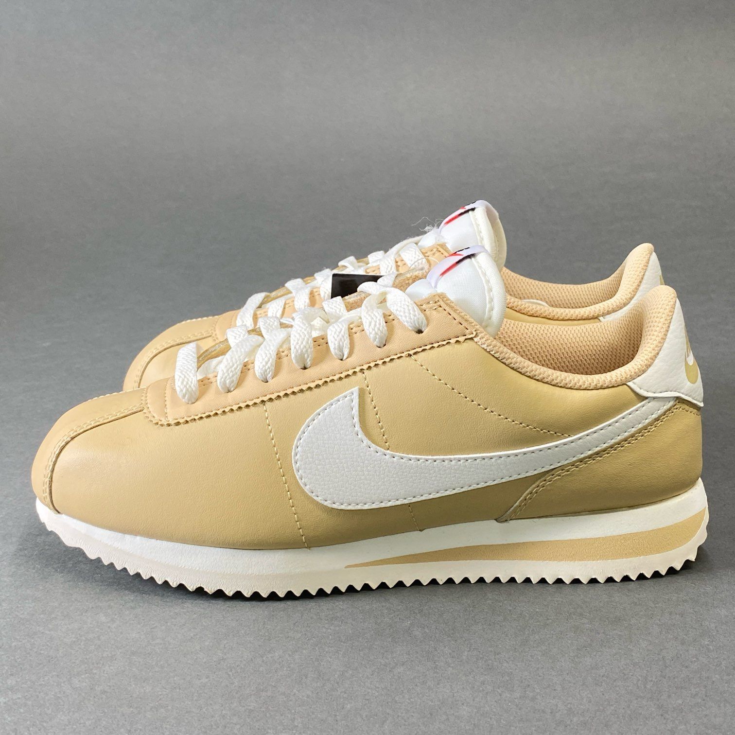 NIKE WMNS Cortez ナイキ コルテッツDN1791-200 箱有り 楽天市場】NIKE WMNS CORTEZ sesame/sail-white dn1791-200