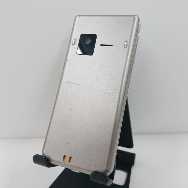 arrows ケータイ ベーシック E-41C 本体 ドコモ、折りたたみケータイ「arrows ケータイ ベーシック F-41C