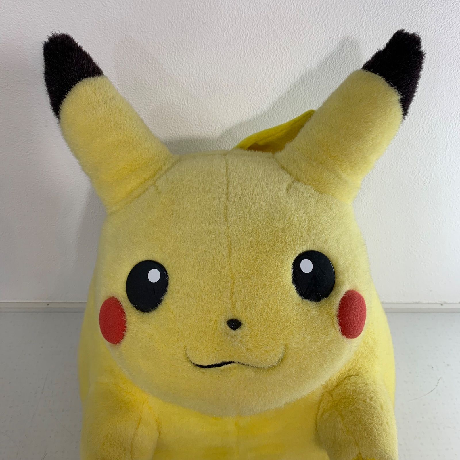TOMY ピカチュウ 等身大 ぬいぐるみ 当時物 初代 初期 ポケモン TOMY 初期 ピカチュウ ぬいぐるみ 等身大 ポケモン 初代 1/1 - メルカリ