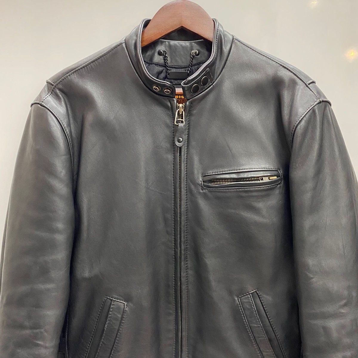 人気✨ハーレーダビットソン シングルライダース ジップアップ カウハイド 黒 人気✨ハーレーダビットソン シングルライダース ジップアップ