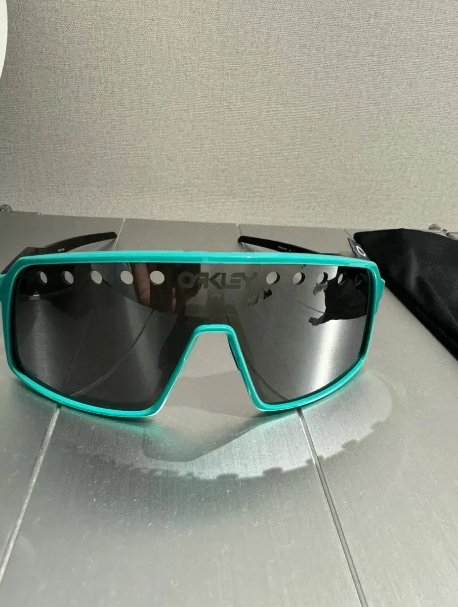 OAKLEY オークリー スートロ 起源 35 記念日 版 サングラス OO9406A 09