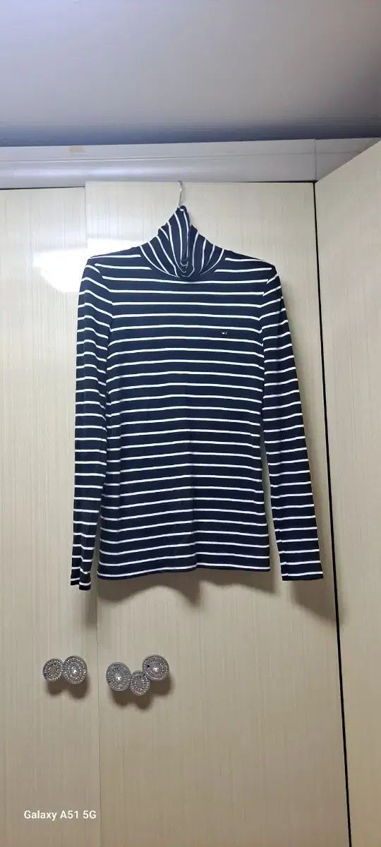 Tommy Hilfiger トミーヒルフィガー タートルネック