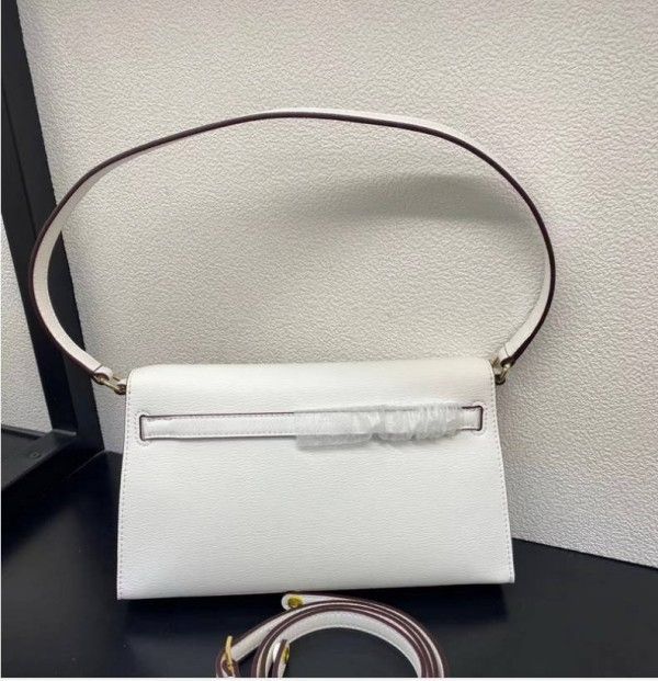 ショルダーバッグ 牛革レザー