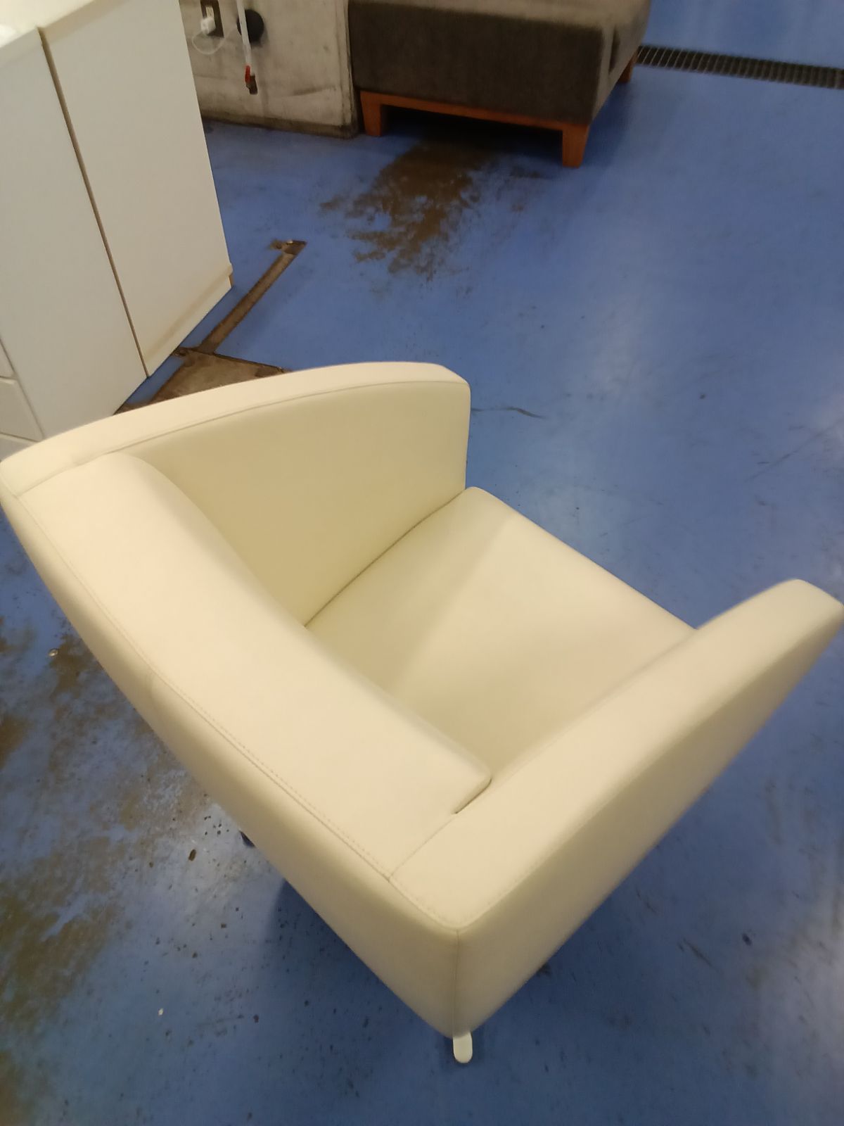 〇 関東地域 販売 okamura オカムラ ソファチェア NEXPOTALLINN_EU