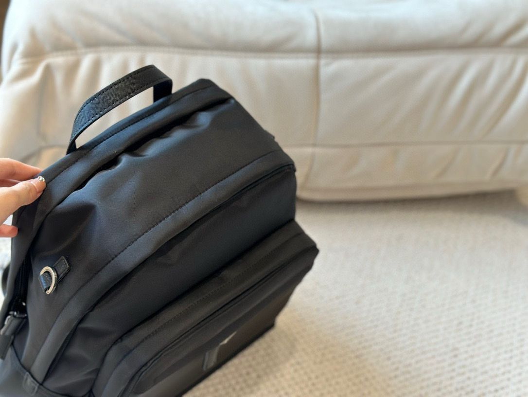 PRADA SPORT ナイロンジャケット ベルクロ Prada Sport blue and yellow nylon jacket — JAMES VELORIA