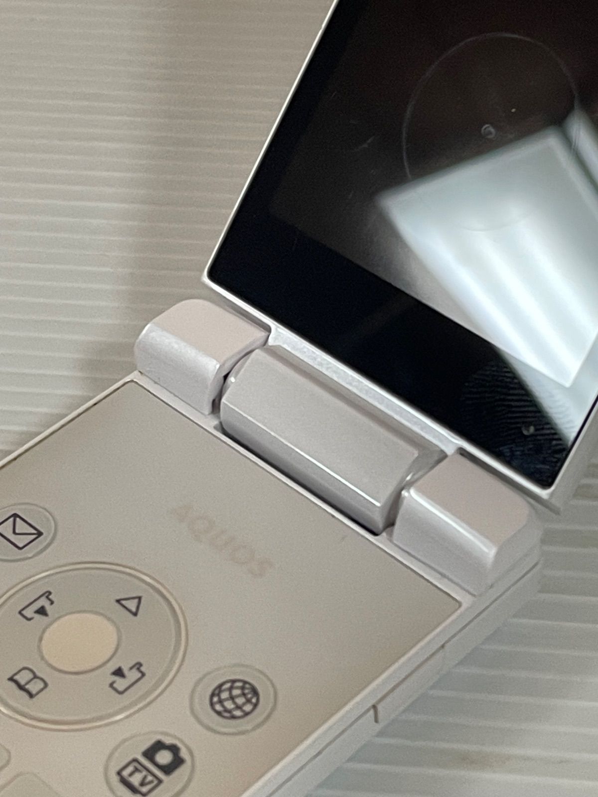 AQUOS アクオス NP805SH ホワイト/白 Softbank ソフトバンク 〇 AQUOS アクオス NP805SH ホワイト/白 Softbank ソフトバンク 〇