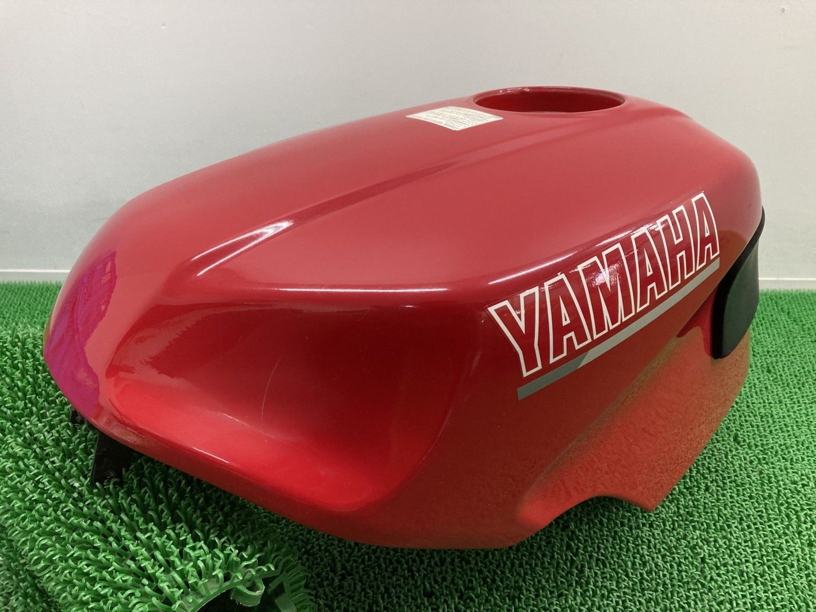 TRX850 タンク 赤 ヤマハ 純正 バイク 部品 4NX フューエルタンク 燃料タンク ガソリンタンク 修復素材に コケキズ無し Qk