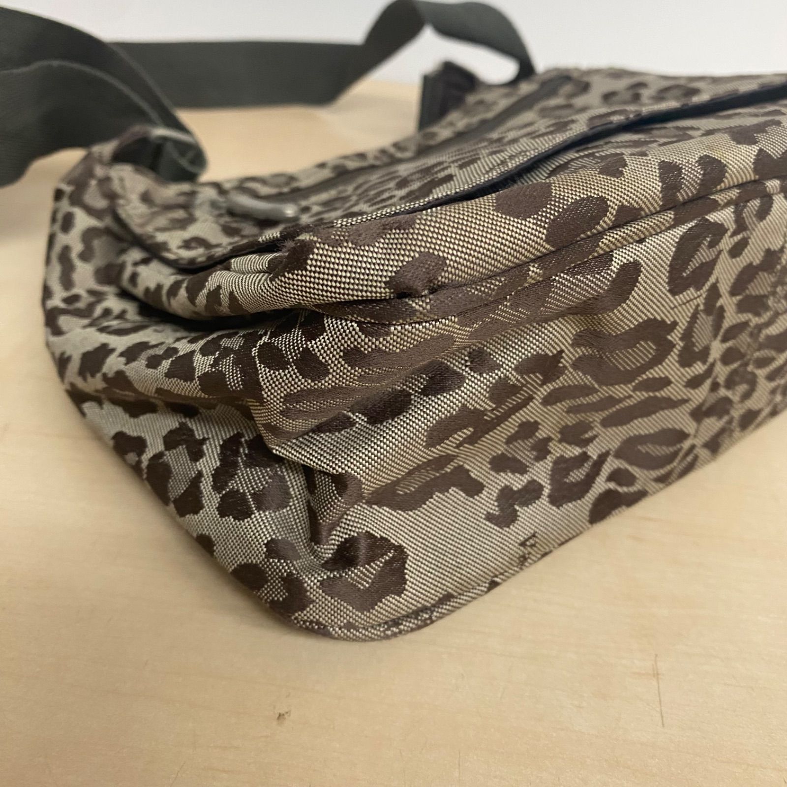 VALENTINO ROSSA ヒョウ柄 軽量 レディース ショルダーバッグ 【Bkr7 