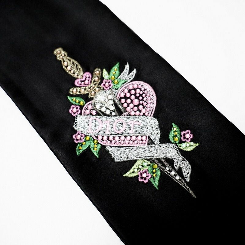 美品□美品□Christian Dior クリスチャンディオール シルクネクタイ 幅8.5cm オフホワイト ハート ダガー 刺繍 ラインストーン  フランス製 ブランド20221108/GL9803 - www.idomeiron.co.il
